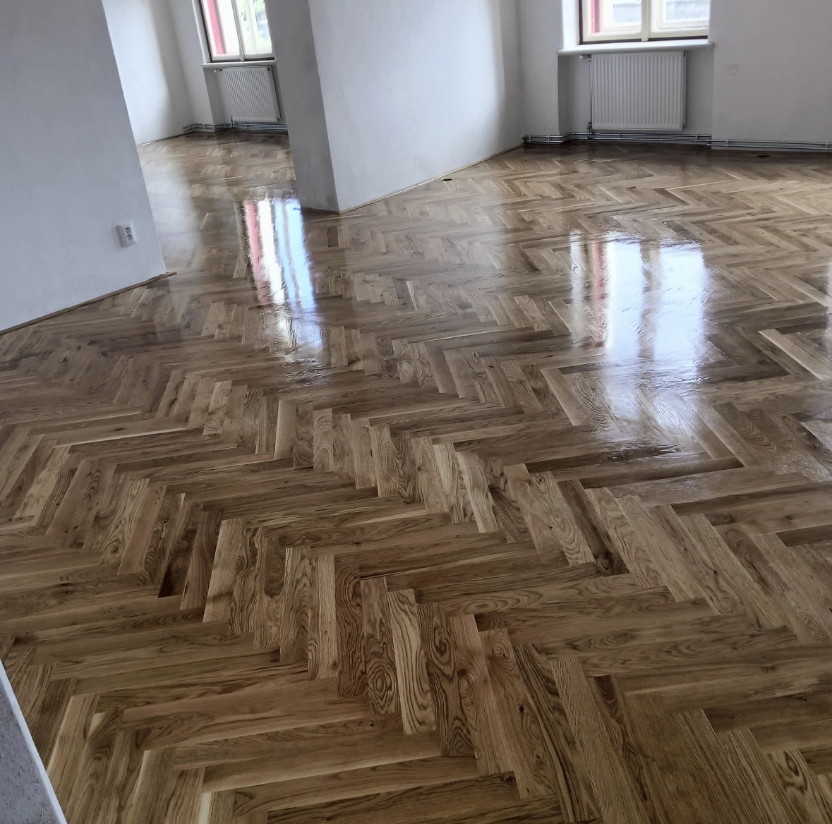 Broušení podlahy strojem